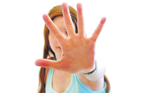 Es ignorado y maltratado por su amante