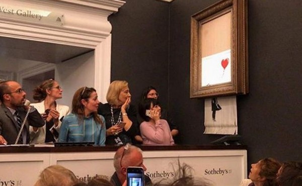 Una obra de Banksy se autodestruye tras ser subastada por $1.4 millones