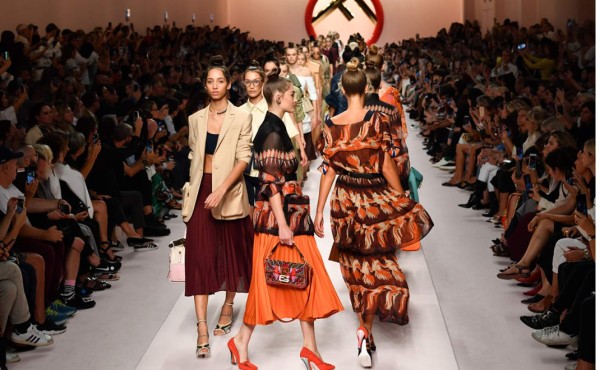 Presentan en Milán diseños para mujeres aventureras