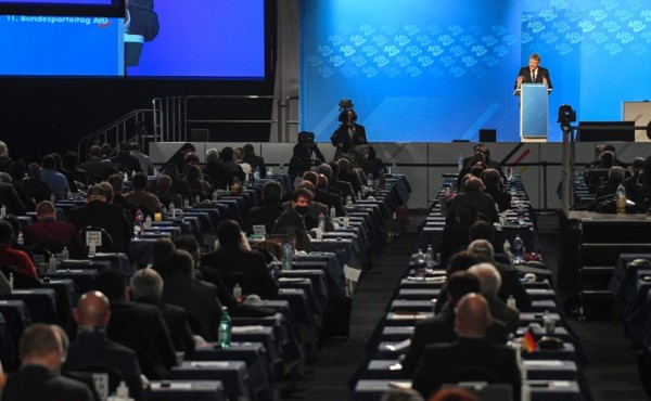 La extrema derecha alemana inaugura un polémico congreso en plena pandemia
