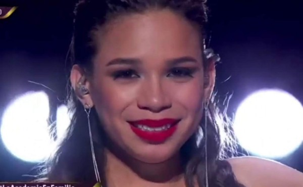 Entre lágrimas Angie Flores hace emotiva despedida con compañeros de La Academia