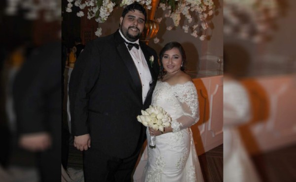 Felicidad por los nuevos esposos