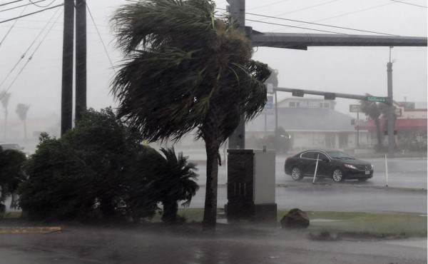 Huracán Harvey cobra su primera víctima a su paso por Texas  