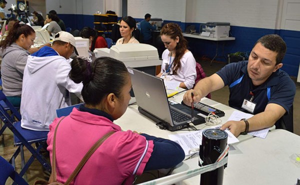 Honduras instala Consulado Móvil en ciudad mexicana de Matamoros