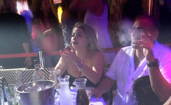 Captan a expresidente en 'comprometedora' situación