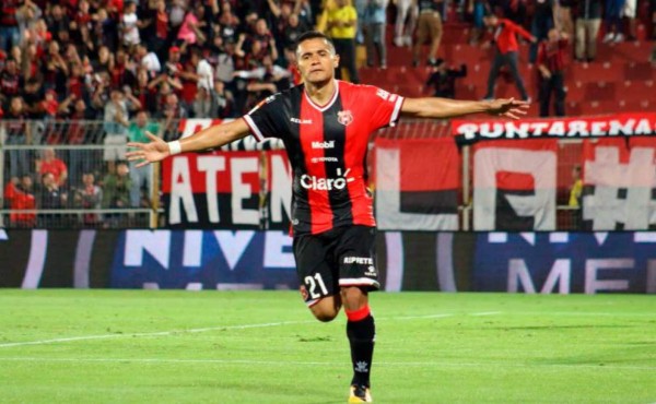 Roger Rojas deja el Alajuelense y se marcha al fútbol de Azerbaiyán