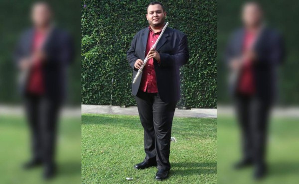 Jorge, el flautista hondureño que desea conquistar Europa