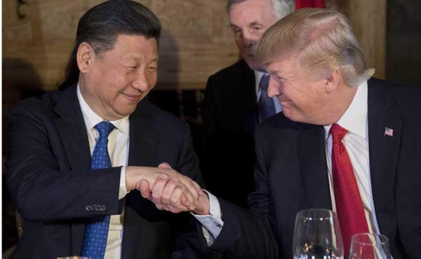Trump entierra el hacha de guerra y firma un acuerdo comercial con China