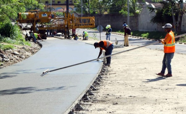 Avanza pavimentación del bulevar Mackay