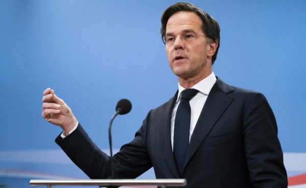 Dimite en bloque el gobierno holandés por escándalo de ayudas familiares