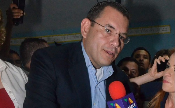 Manuel Baldizón deja contienda electoral en Guatemala
