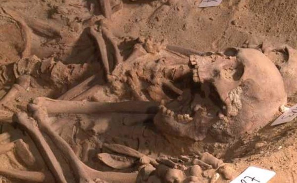 Encuentran 200 esqueletos bajo un supermercado en Francia