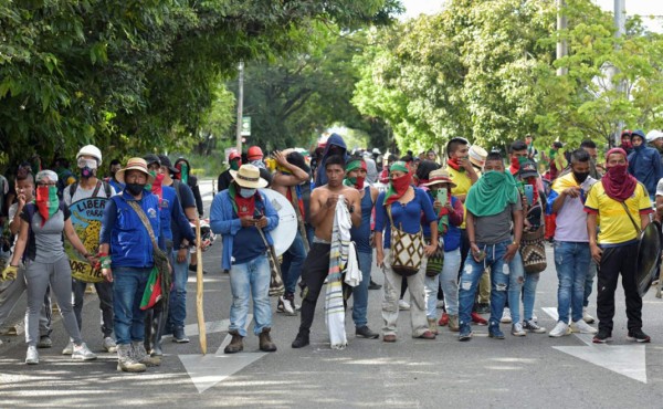 Al menos nueve indígenas heridos por disparos en medio de protesta en Colombia