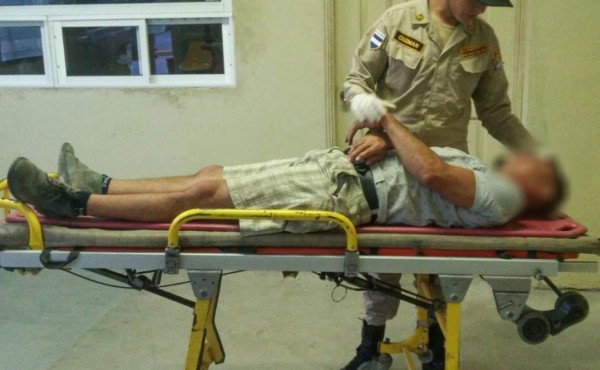 Venía deportado, lo raptan y escapa lanzándose de carro en El Progreso