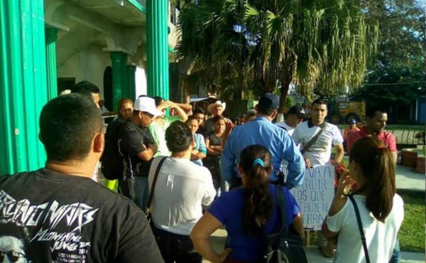 Pobladores se toman alcaldía de Tocoa en contra de proyectos mineros