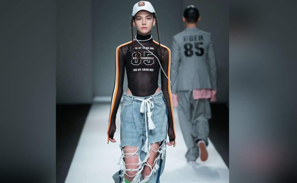 Joven modelo muere luego de trabajar 13 horas en la pasarela