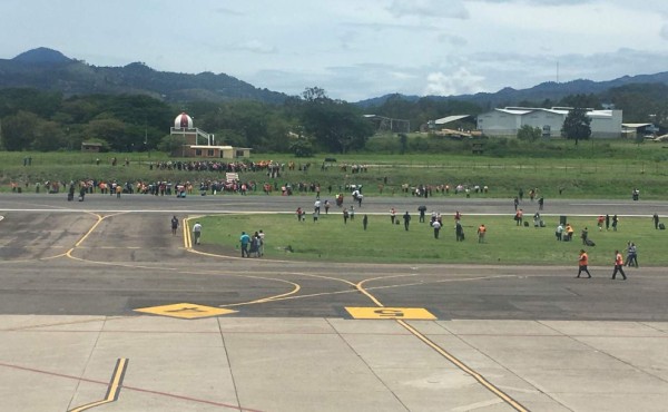 Aeropuerto Toncontín reanuda operaciones en Tegucigalpa