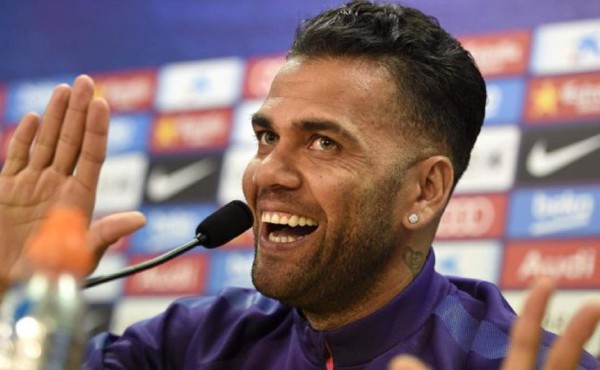 Dani Alves desea que le vaya mal al Real Madrid