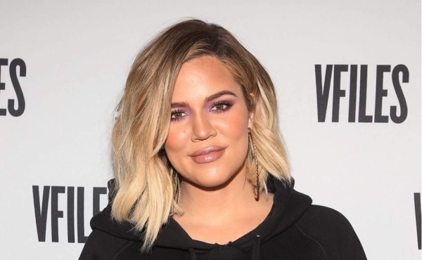 Khloé Kardashian presenta a su hija