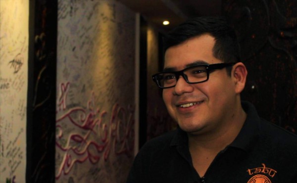 Joven cambió los números por el arte corporal