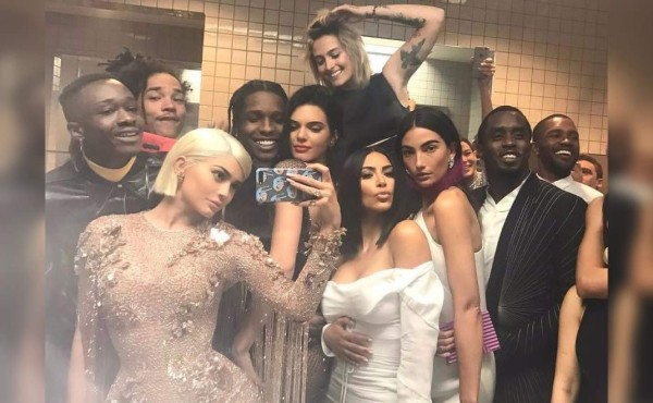 Kylie Jenner rompe récord con selfi