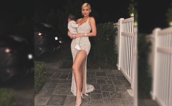 Kylie Jenner resume con una foto su nueva vida como madre
