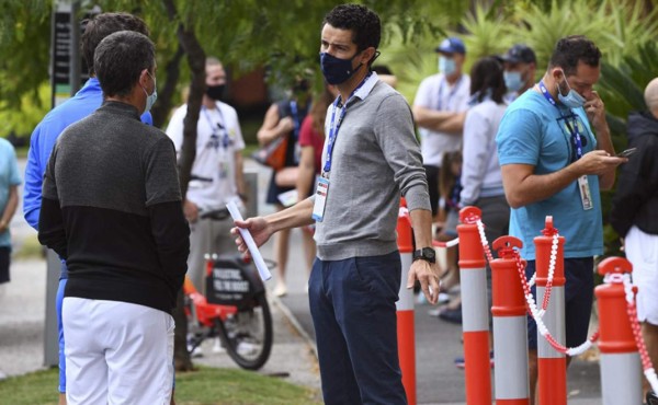 Estricta cuarentena de viajeros no impide la contaminación en Australia