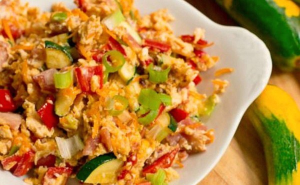 Huevo revuelto de verduras