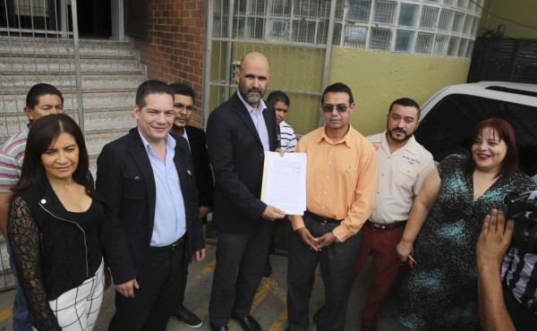 'Nasralla y sus abogados son farsantes y mentirosos”: secretario general del TSE