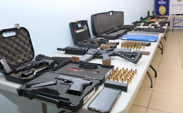 Desmantelada en Panamá una red de altos funcionarios traficantes de armas