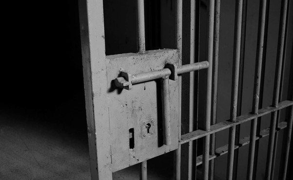 EEUU: Condenan a cadena perpetua a hombre que mató a inmigrante en un bar