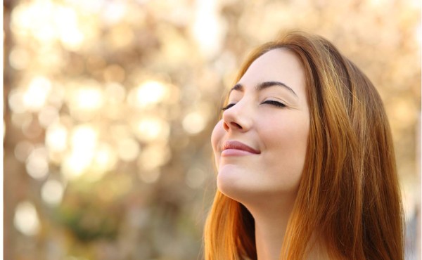 A los 33 actúa como quinceañera