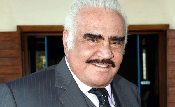 Vicente Fernández es tildado de homofóbico