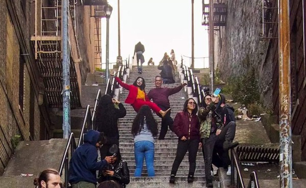 'Joker' atrae a turistas indeseados a las escaleras del Bronx