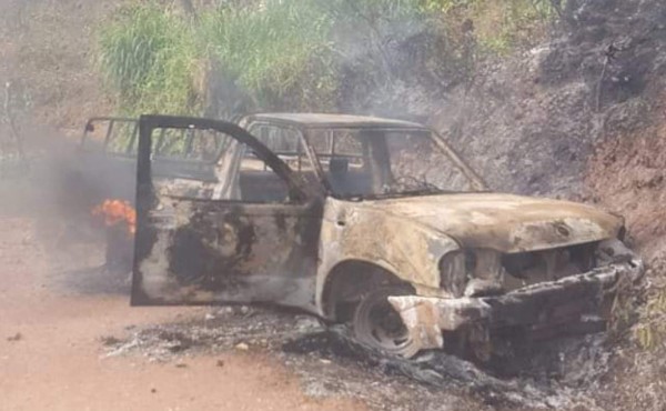 Asesinan a hombre y queman su cuerpo adentro de su vehículo en Copán