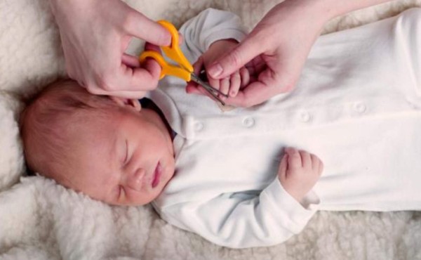 Cortar uñas a los recién nacidos: ¿Es necesario?