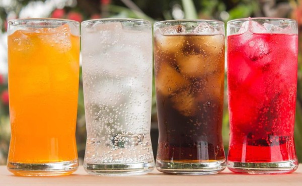 Bebidas azucaradas, engordan y no sacian