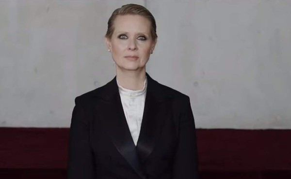 Actúa Cynthia Nixon contra machismo en video viral
