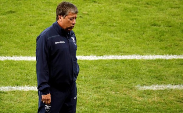 Bolillo Gómez es destituido como seleccionador de Ecuador  
