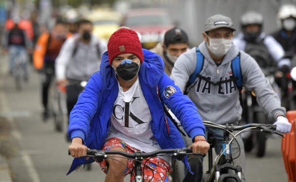 Colombia extiende un mes el encierro por pandemia, pero con nuevas excepciones