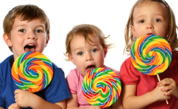 Motivos por los que debes evitar dar alimentos con azúcar a tu bebé