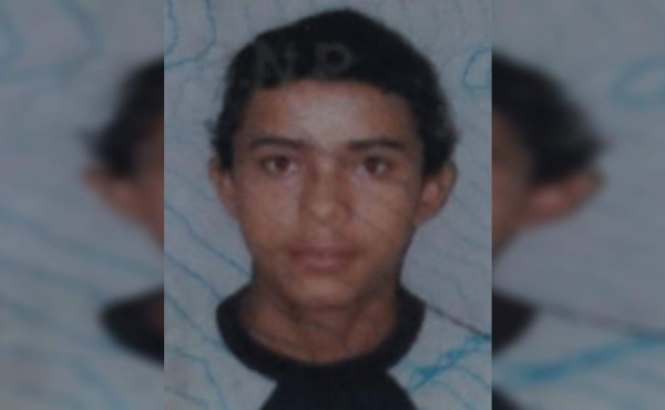 Ultiman a joven dentro de un billar en Agua Blanca Sur