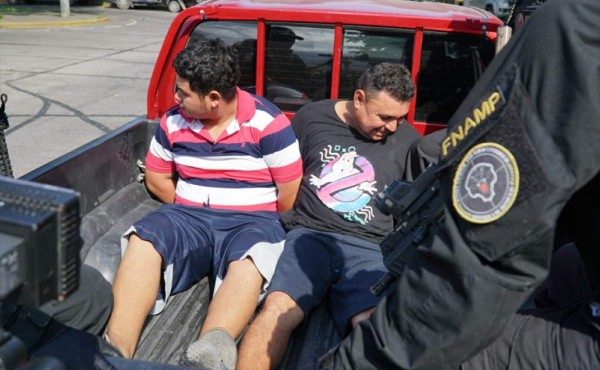 Detienen a dos presuntos 'vatos locos' en la Rivera Hernández