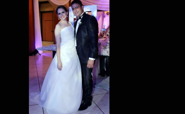 María Fernanda Ortega y Roger Osorto se casan