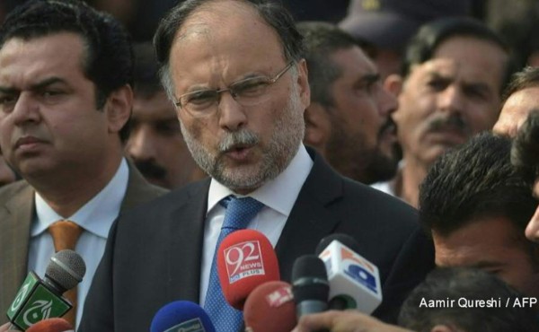 Ministro del Interior de Pakistán fue herido de bala