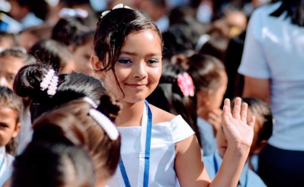 Color, belleza y civismo sorprenden en desfiles de Gracias, Lempira