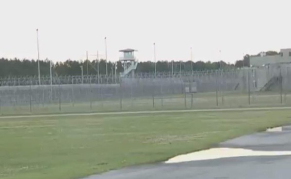 EEUU: Motín en cárcel de máxima seguridad deja siete muertos y 17 heridos