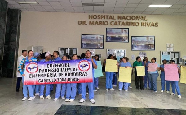San Pedro Sula: enfermeras profesionales protestan exigiendo aumento salarial