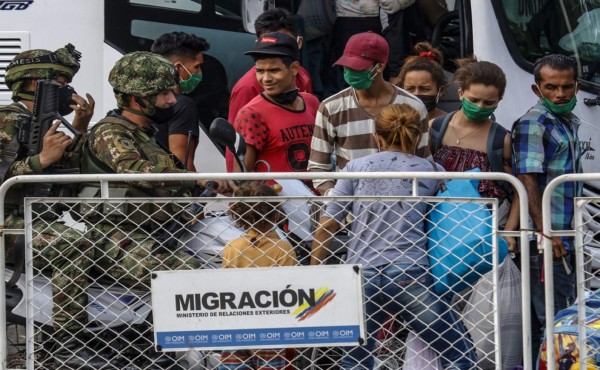 Emergencia por coronavirus refuerza control de Maduro y neutraliza a Guaidó