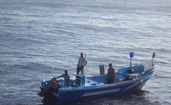 Rescatan en México a pescadores que llevaban un mes a la deriva